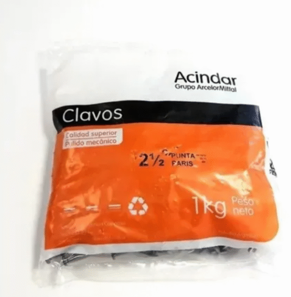 Clavos 2 1/2" x kg.